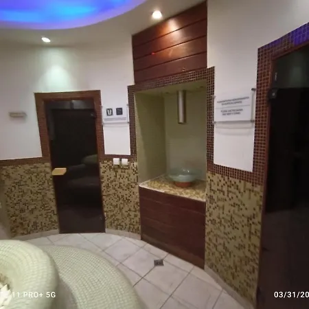 D06, Life 公寓式酒店 4*