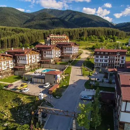 Lejlighedshotel D06, Life
